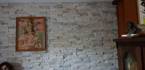 Photo réalisation - Plâtrerie - Murs - Plafonds - Serge (MMS 84550) - Mornas : Habillage en pierre d'un mur de chambre