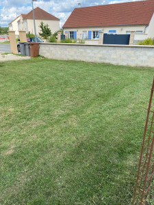 Photo de galerie - Tonte de pelouse à Melicoq 