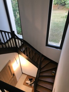 Photo de galerie - Réfection complète d’une cage d’escalier dans une maison ancienne. 