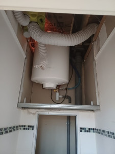 Photo de galerie - Changement d'un chauffe eau 100l derrière un cloison