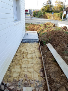 Photo de galerie - Construction d'une dalle en béton pour personne en situation de handicap