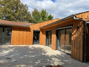 Photo de galerie - Rénovation extérieure en bardage couvre joints