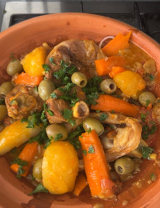 Photo de galerie - Tagine Agneau , légumes , épices du Maroc et safran en pistils haut de gamme