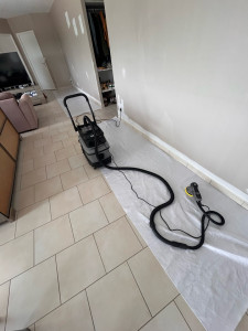 Photo de galerie - Matériel de qualité pour ponçage enduits de rebouchage, lissage, peintures et crépis