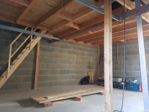 Photo de galerie - Mezzanine pour espace de stockage dans garage
plancher en OSB