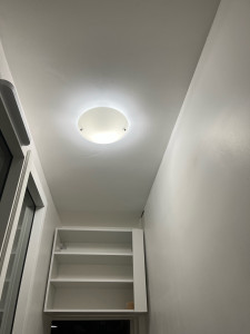 Photo de galerie - Pose luminaire et meuble haute