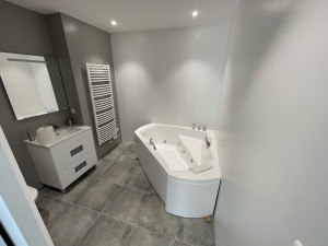 Photo de galerie - Baignoire d’angles balnéo