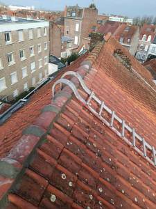 Photo de galerie - Fixation de faîtières 