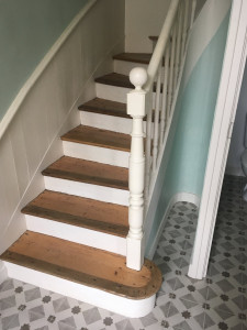 Photo de galerie - Rénovation escalier vernis et peinture