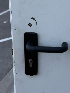 Photo de galerie - Changement poignet porte cassé 