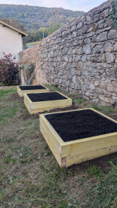 Photo de galerie - Réalisation de 3 carrés potager 