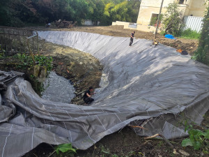Photo de galerie - Poste de bâche avec réhabilitation pour tenir le talus