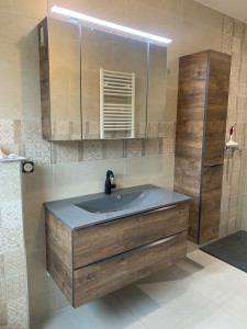 Photo de galerie - Appareillage de salle de bain complète ( meuble vasque, colonne, meuble miroir ) ✅