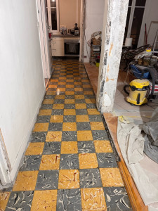 Photo de galerie - Pose de carreaux de ciment en pose scellé