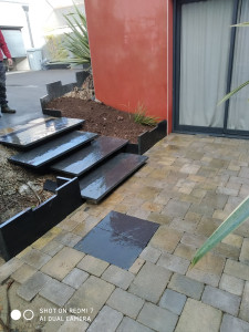 Photo de galerie - Marche en ardoise avec un pavage multi format 