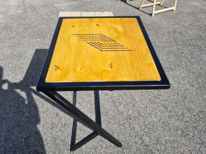 Photo de galerie - Création d'une table de bar Bois/Metal/Epoxy