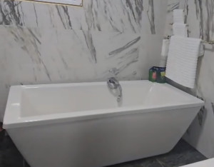 Photo de galerie - Avant la pose de la nouvelle robinetterie 