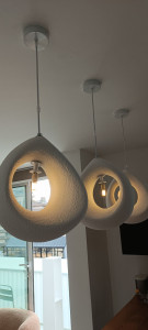 Photo de galerie - Installé lampe décoration  suspendu 