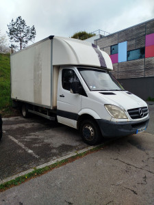 Photo de galerie - Fourgon 20m3 hayon disponible pour vos déménagement 