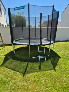 Photo de galerie - Montage trampoline