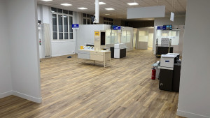 Photo de galerie - Pose de parquet pvc avec sous couche pour La Poste