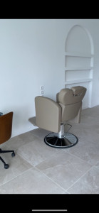 Photo de galerie - Nettoyage de la chaise et du sol