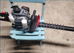 Photo de galerie - Propose  taille haie thermique 60 cm de coupe  à la location 30 euros la journée 