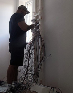 Photo de galerie - Installation nouveau tableau électrique