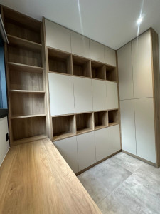 Photo de galerie - Montage d’un bureau
Fait sur mesure