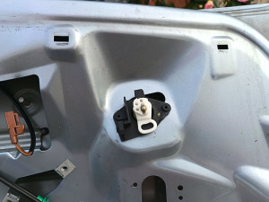 Photo de galerie - Changement de barillet de coffre sur ford Fiesta 