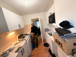 Photo de galerie - Montage d’une petite cuisine en parallèle 