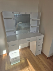 Photo de galerie - Montage coiffeuse 