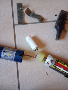 Photo de galerie - Remplacement du condensateur moteur Somfy 