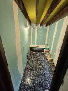 Photo de galerie - Mise en placoplatre BA 13 hydrofuge pour salle de bain 