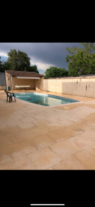 Photo de galerie - Nettoyage dallage avant après finition 