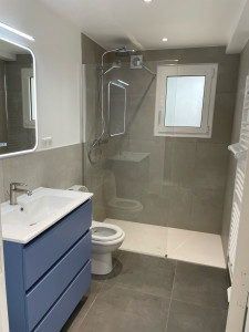 Photo de galerie - Rénovation complète de la salle de bain 