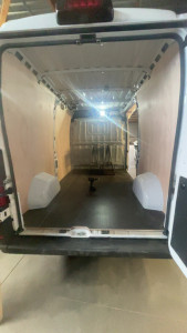 Photo de galerie - Aménagement camion sol et paroi 