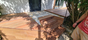 Photo de galerie - Création d'un escalier en bois pour une terrasse.