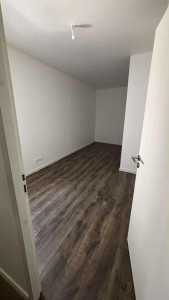 Photo de galerie - Pose de parquet et peinture au pistolet