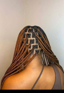 Photo de galerie - Bonjour pour ceux qui s’intéresse à la coiffure afro veuillez me contacter sans faute 