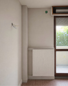 Photo de galerie - Que sont beaux pour cacher les tuyauterie du radiateur, plus plâtre, enduit, ponçage, peinture