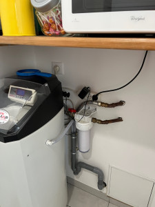 Photo de galerie - Entretient des adoucisseurs.