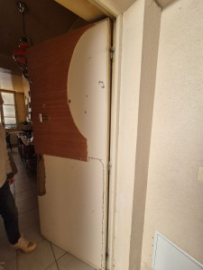 Photo de galerie - Remplacement de porte d'entrée ?  AVANT