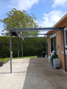 Photo de galerie - Montage d'une pergola 3 × 4.