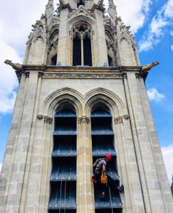 Photo de galerie - Pose de luminaire sur un clocher d’église 