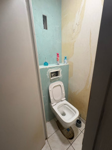 Photo de galerie - Wc refait pose bâti support suspendu plus cloison placo plus cuvette 