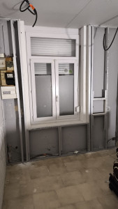 Photo de galerie - Ossature, isolation, plaquer  et coller les plaques coller les bande a joint , lissé les murs et peindre 