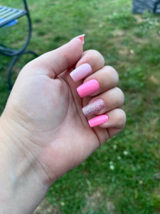 Photo de galerie - Pose d’ongle à domicile 