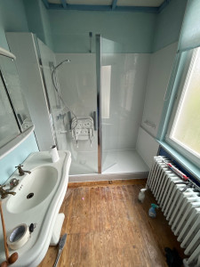 Photo de galerie - Installation de douche en remplacement d’une baignoire 
