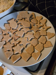 Photo de galerie - Confection de sablés de noël avec les enfants